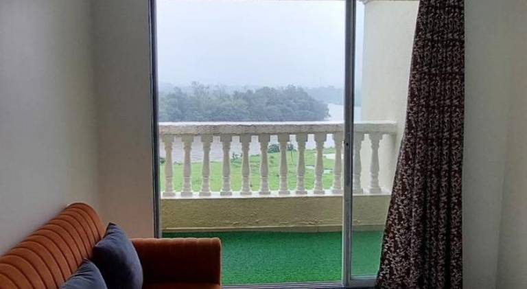 Mountain Breeze Home Stay in Karjat