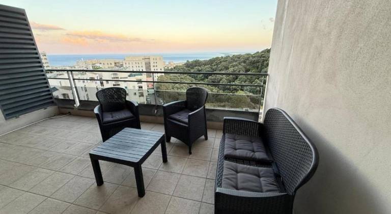 Rental apartment with terrace | Dogs allowed in Bastia