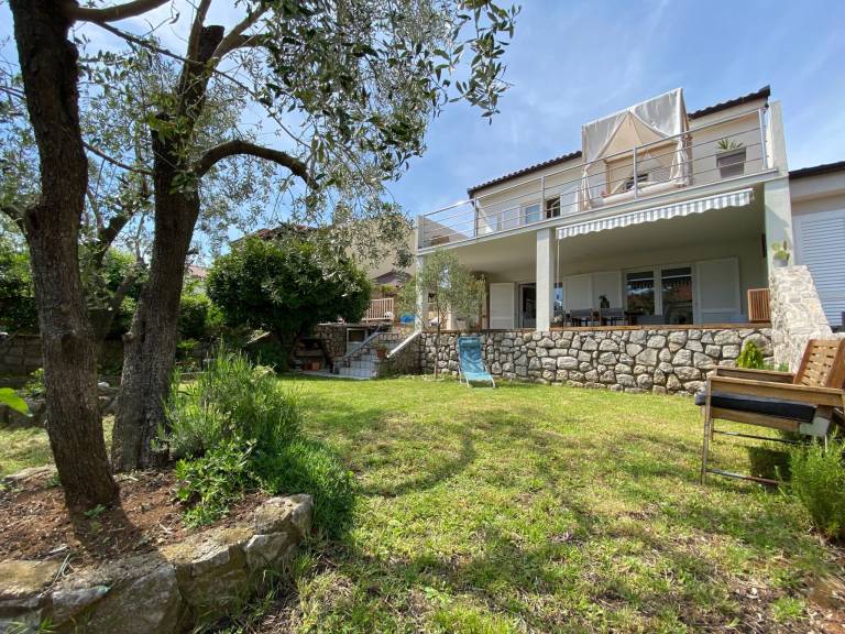 Ferienhaus Pinezići