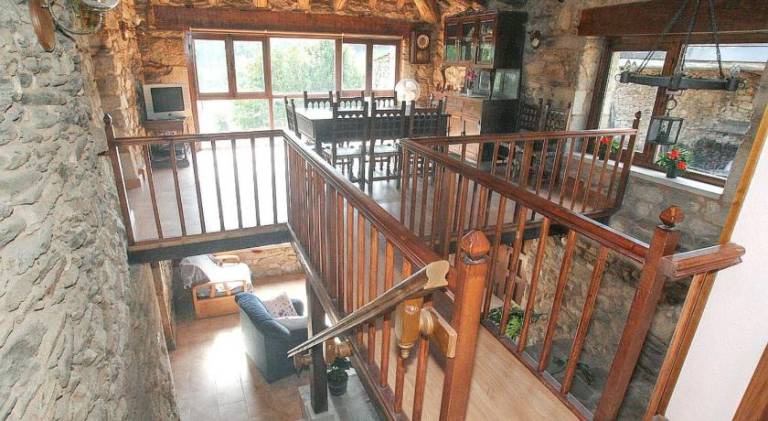 House with barbeque — photo 3