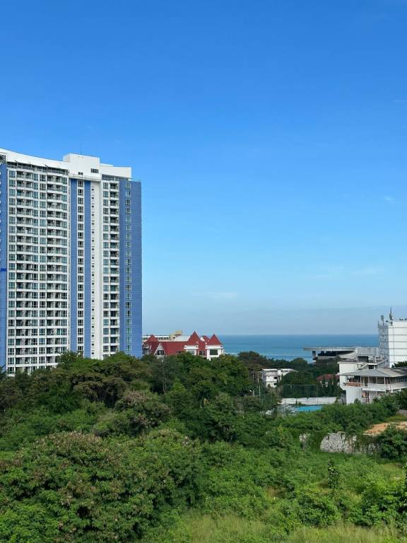 Wonderful rental apartment with patio | Close to Big Buddha | Dogs allowed in Pattaya