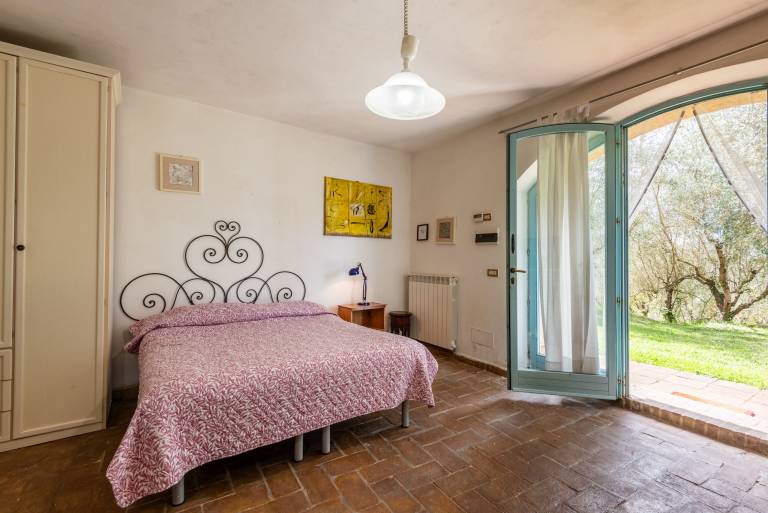 Beautiful apartment with fast internet, garden & pool | Pets allowed — photo 3