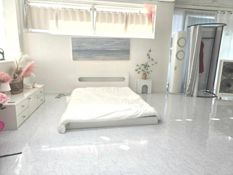Clean, Very Large Accommodation Suitable for Large Groups - 60평, 60pyeong Unit, Bedding Provided in Pohang