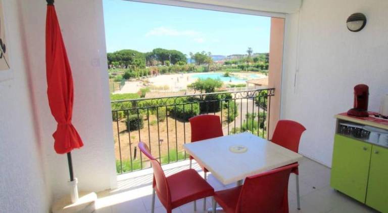 Apartment with terrace & pool — photo 3