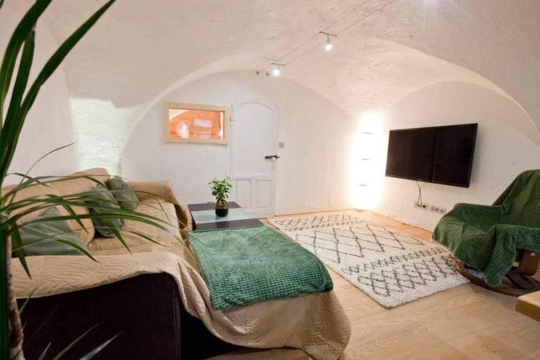 Family-oriented apartment with patio | Pet-friendly — photo 3