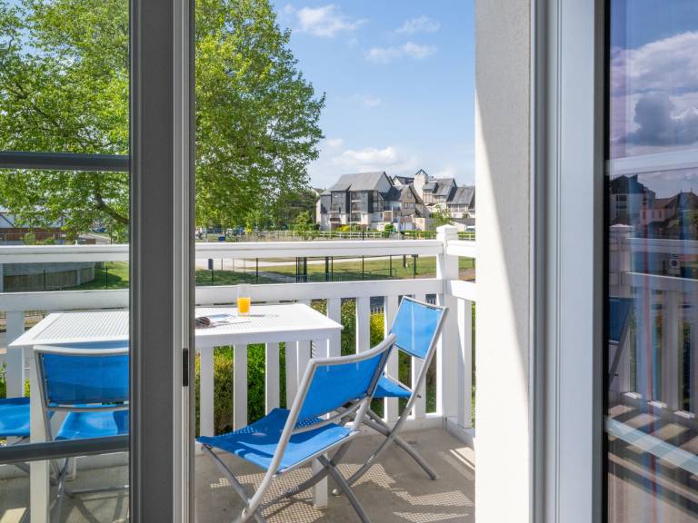 Apartment with heated pool & terrace — photo 4