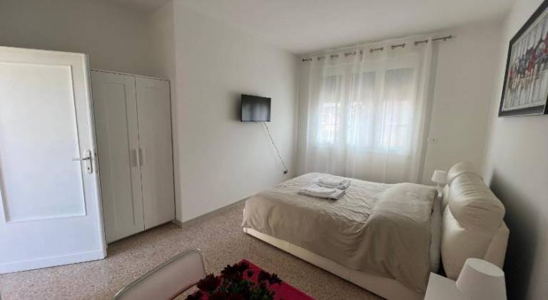 Rental apartment with jacuzzi — photo 2
