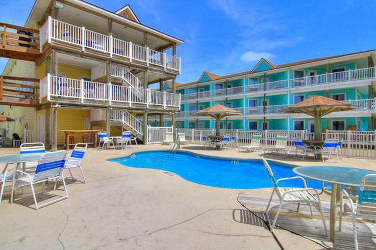Condo with pool & garden in Port Aransas, TX