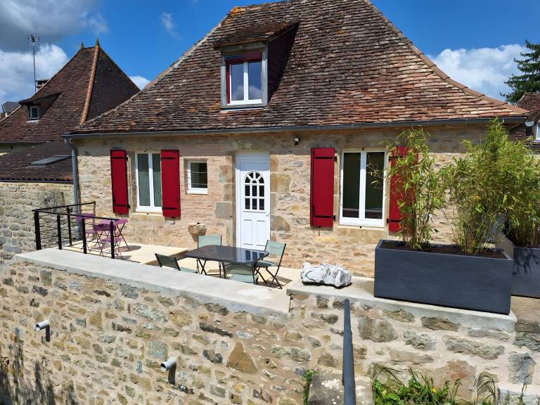 House with terrace & garden | Garden view — photo 3