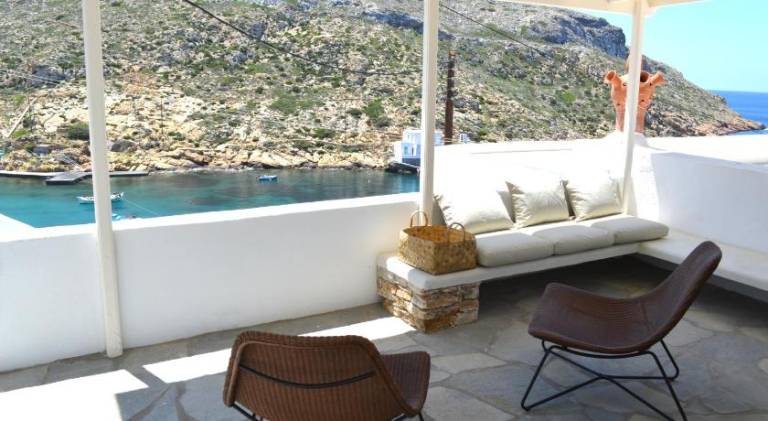 Vacation home with patio — photo 3