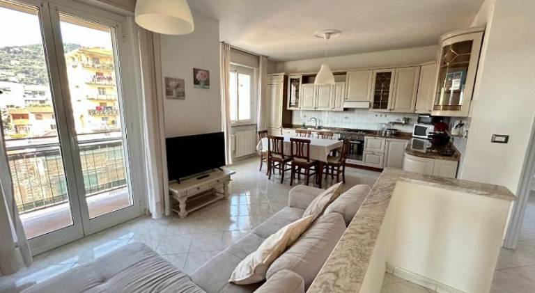 Rental apartment with 2 rooms for 5 persons in Taggia