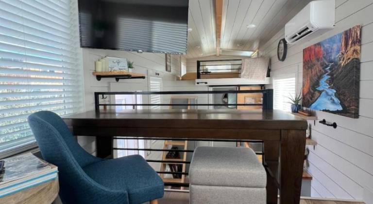 Beautiful vacation home with pool & hot tub | Pets allowed — photo 4
