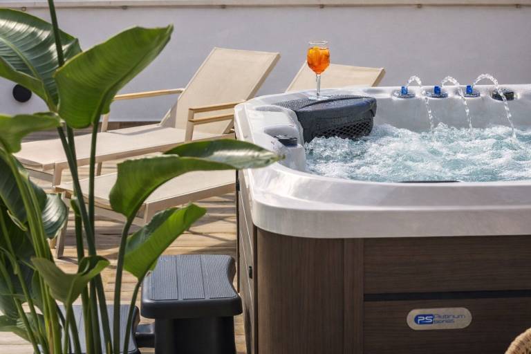 Fully equipped ample rental apartment with pool, grill & patio | Sea view | Pets are welcome — photo 3