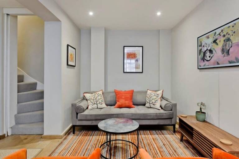 Cottage St George's Fields