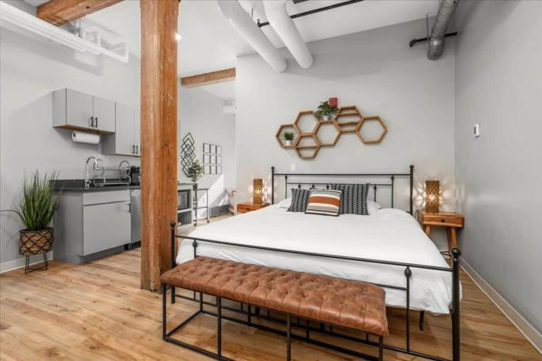 Unit 120: Regal Urban Pet Friendly Loft - King Size Bed — photo 2