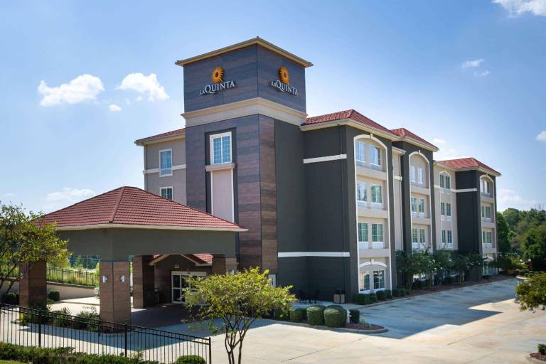 La Quinta Inn & Suites by Wyndham Tupelo in Tupelo, MS