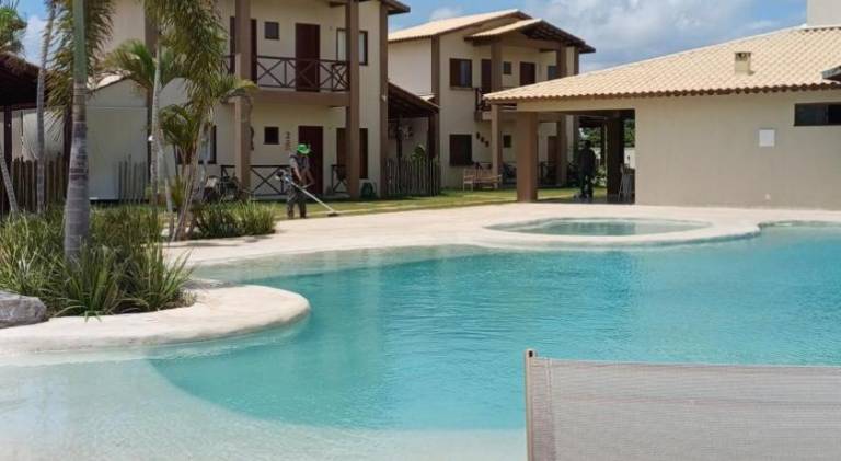 Lovely vacation home with pool, patio & BBQ | Pet-friendly — photo 5