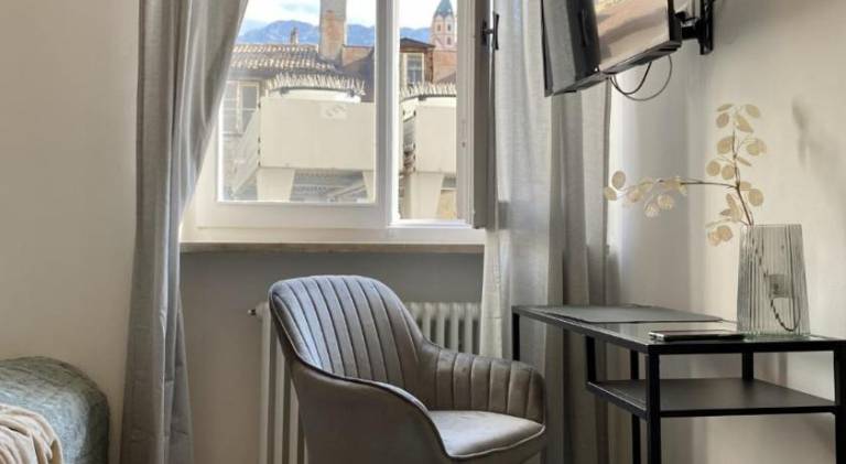 Rental apartment with 1 room for 3 persons in Merano