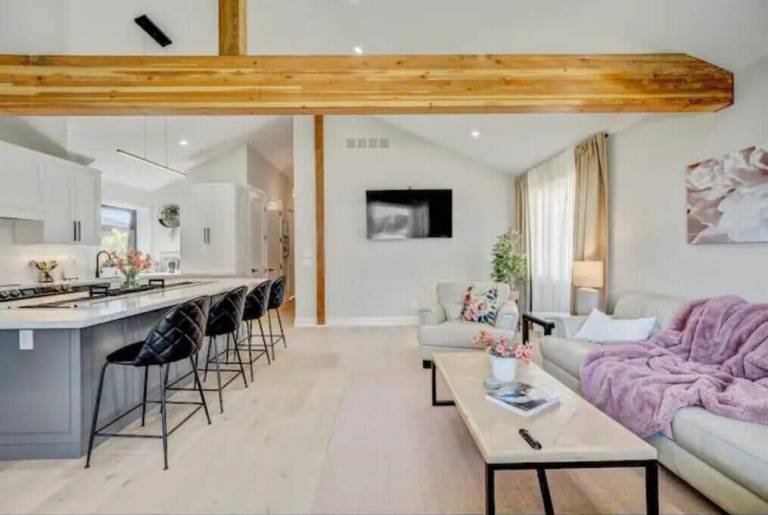 House Etobicoke