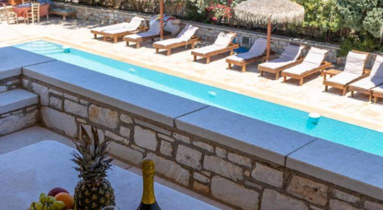 Charming serviced apartment with terrace, garden & pool | Close to the beach | Pets allowed — photo 4