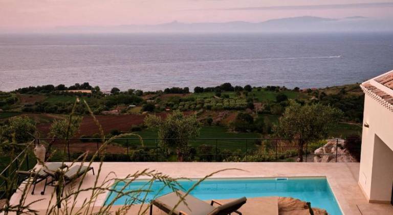 Villa with pool — photo 3