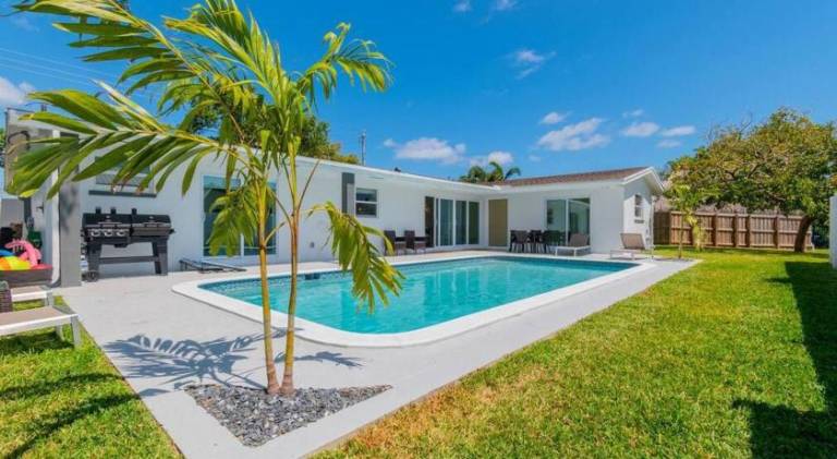 Vacation home with 4 rooms for 11 persons in Pompano Beach, FL