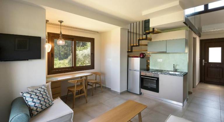 Wonderful rental apartment with patio, garden & grill | Suitable for remote work | Pets are welcome — photo 2