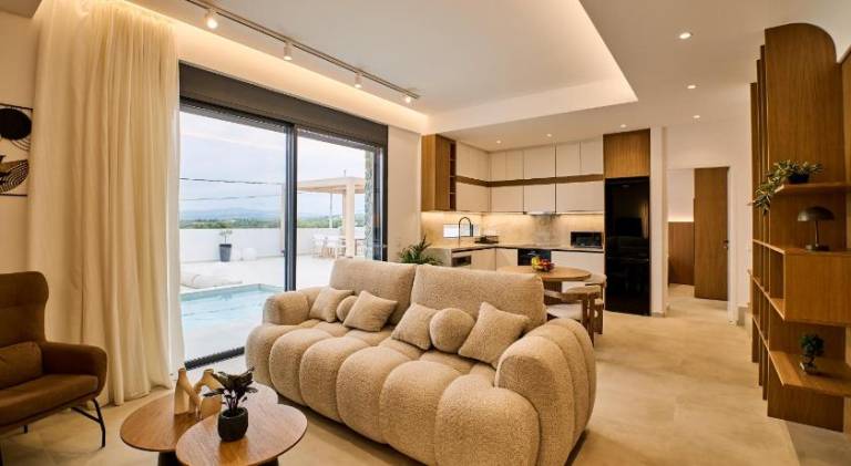 Villa with pool | Pets allowed — photo 2