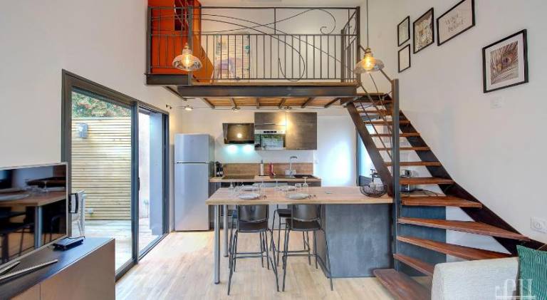 Rental apartment with terrace — photo 2