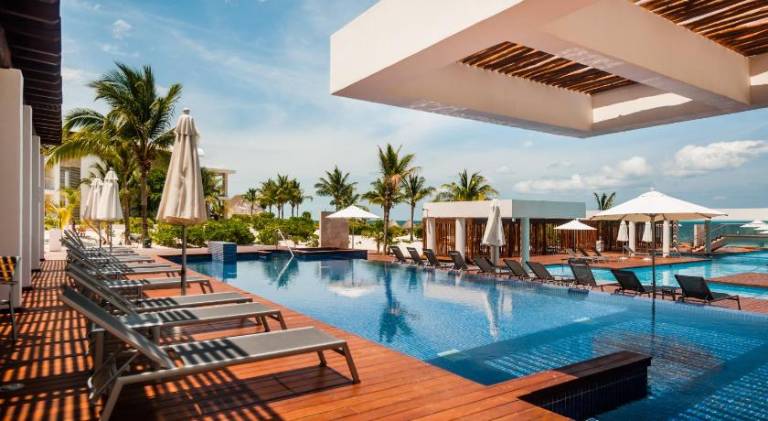Rental apartment with pool & hot tub in Costa Mujeres