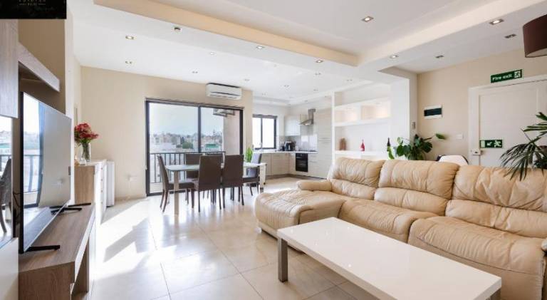 Apartment with 3 rooms for 6 persons in St. Julian's