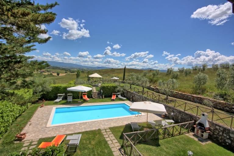 Children-friendly big villa with private pool & yard | Pets are welcome — photo 2