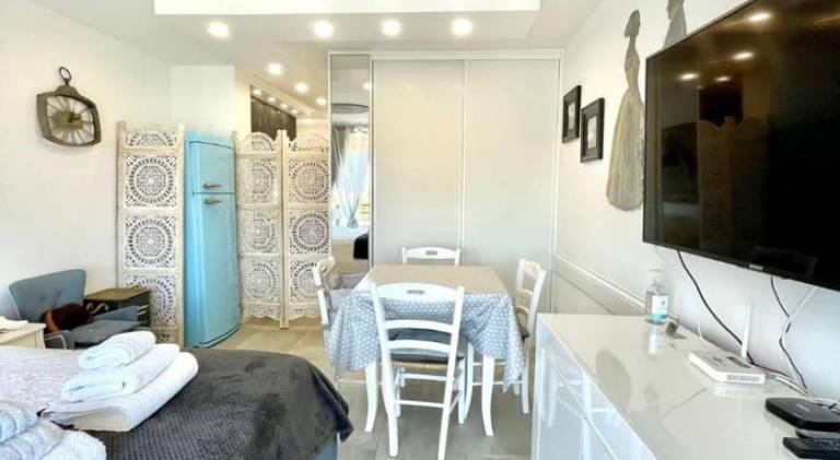 Charming serviced apartment with pool & patio | Beach nearby | Pets are welcome — photo 4
