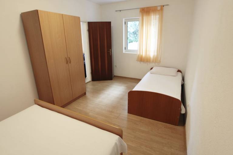 One bedroom apartment near beach Mimice, Omiš (A-2774-d) — photo 5