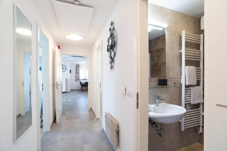 Marina Portoroz - Two Bedroom Apartment with Terrace Ammonite — photo 3