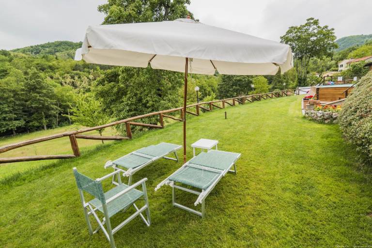 Ferienwohnung in Cassarese, Le Piastre für max. 6 Personen Ferienwohnung in Cassarese, Le Piastre für max. 6 Personen