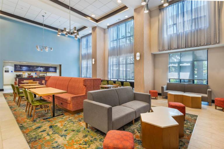 Hampton Inn & Suites Moreno Valley — photo 4