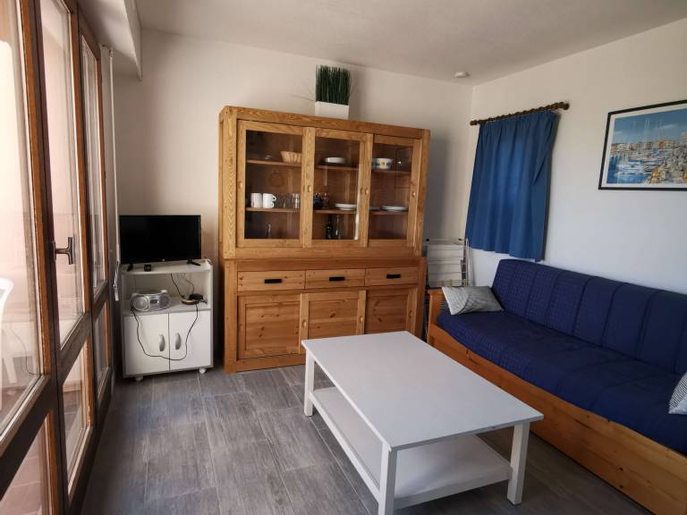 Holiday apartment with pool — photo 2
