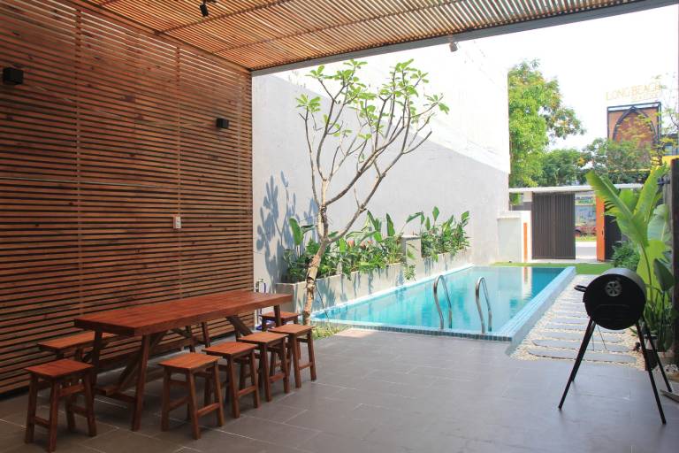 Big Pool Villa 6 Bedrooms Near My Khe Beach in Da Nang