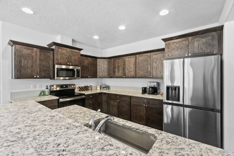 Vacation home with yard | Mountain view — photo 4