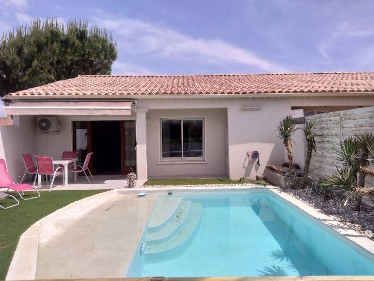 Villa Saint-Julien-de-Peyrolas