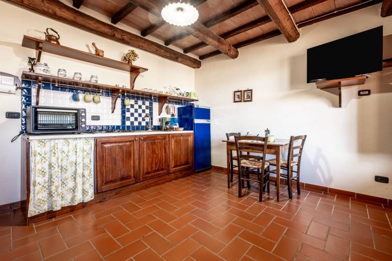 Farmhouse 'Edera' with Shared Pool, Shared Garden and Wi-Fi — photo 5