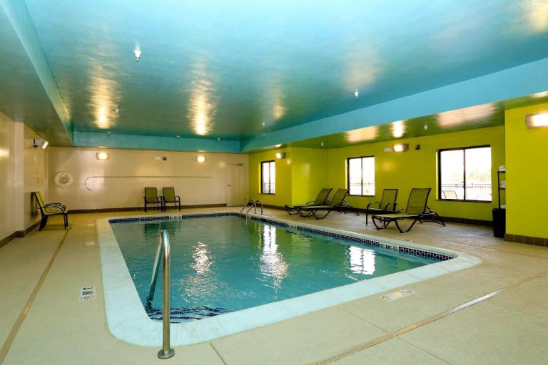 Holiday Inn Express & Suites Marion Northeast By IHG — photo 2