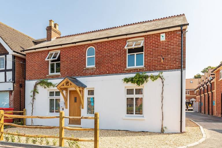 Cottage  Lymington