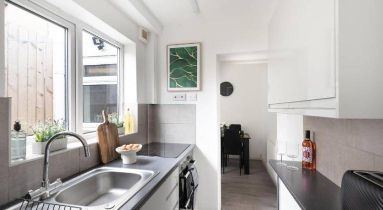 Vacation home | Next to National Railway Museum | Pet-friendly — photo 2