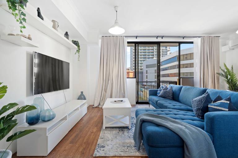 Luxury East Perth Sleeps 2 Superior WiFi