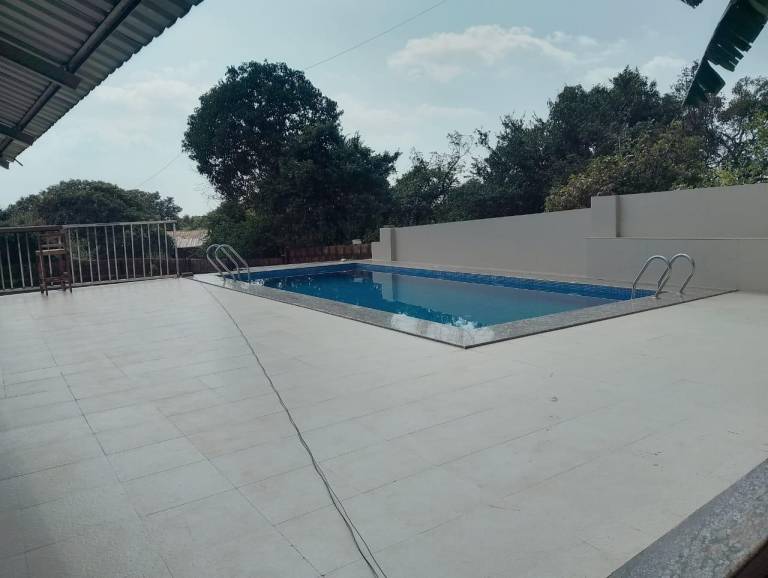 Villa with barbecue, yard & pool | Pet-friendly — photo 5