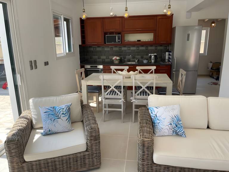 Family-oriented beautiful villa with garden, pool & fast internet | Garden view | Next to the beach | Pet-friendly — photo 5
