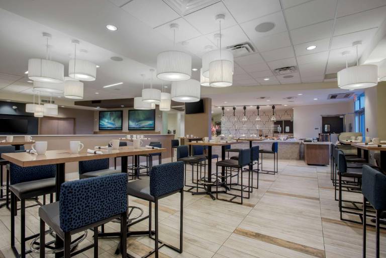 Best Western Plus Sawridge Suites — photo 2