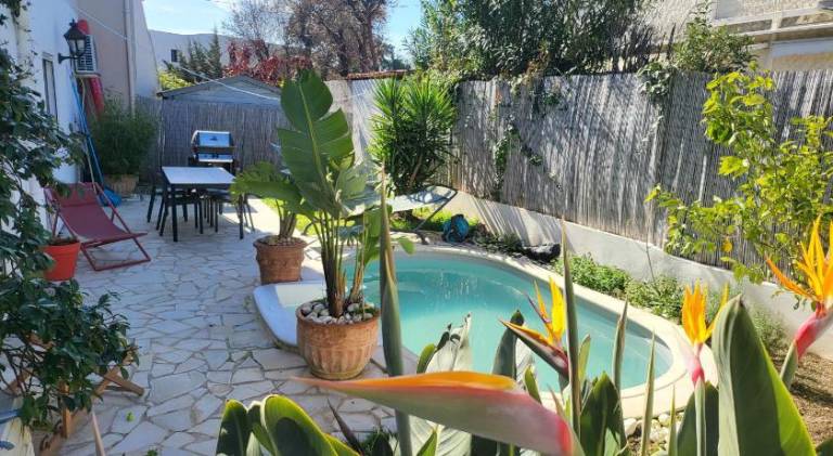 Nice holiday apartment with pool | Pet-friendly in Mandelieu-La-Napoule